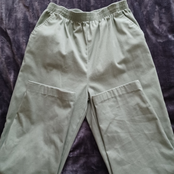 Sage green pants - Picture 2 of 11